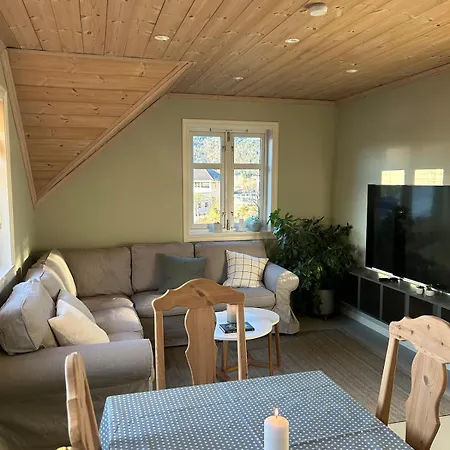 شقة Villahagavik - Sengeplass Til 6, Spabad, Uteplass, Naer