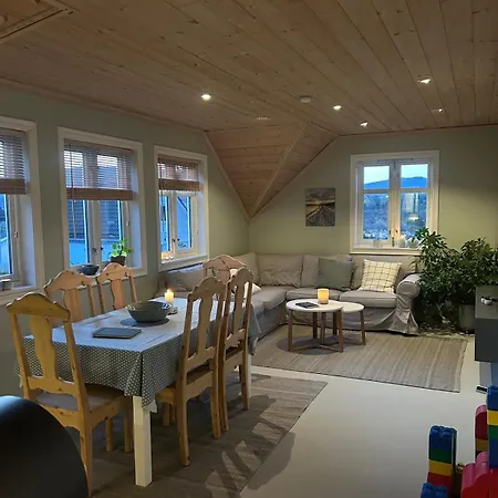 Villahagavik - Sengeplass Til 6, Spabad, Uteplass, Naer Appartement